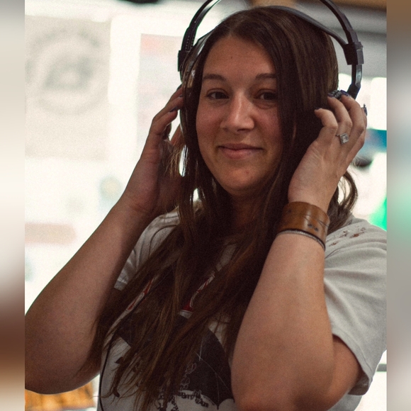 Meet your Posher, Alex - Picture 4 of 9